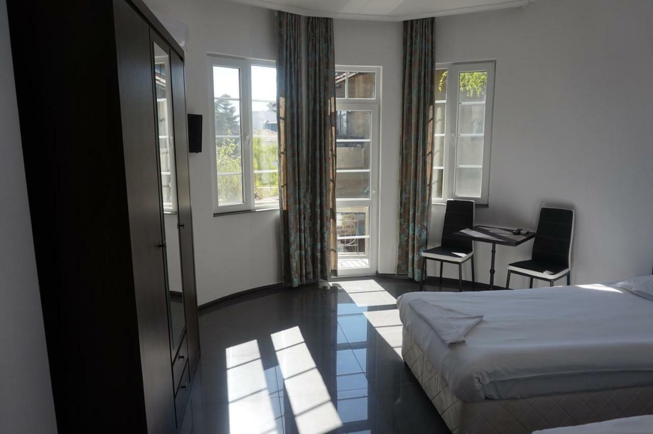 SeaSide Guest Rooms Burgas Extérieur photo