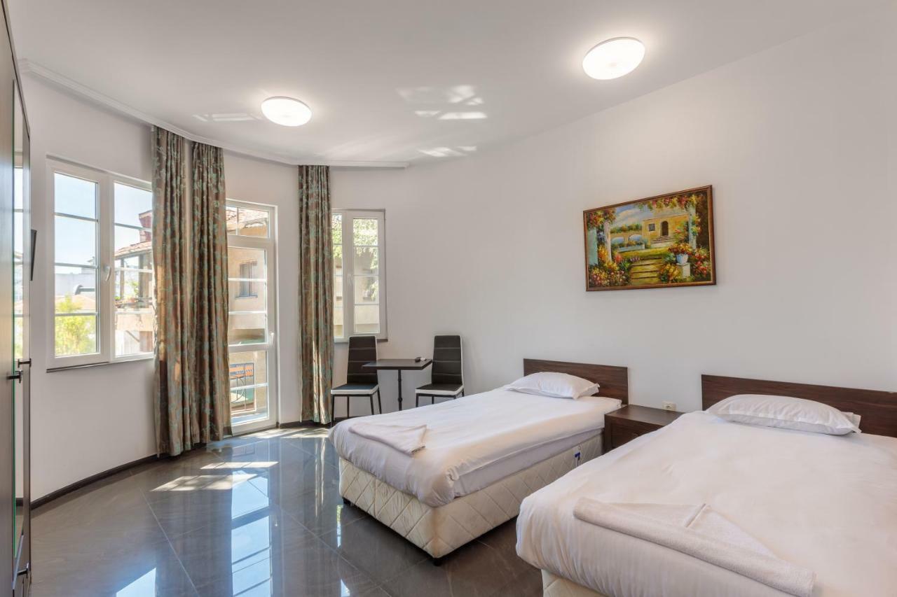 SeaSide Guest Rooms Burgas Extérieur photo